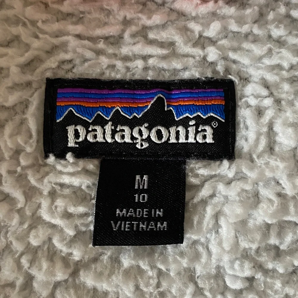 Patagonia girls size M 10 fleece jacket with hood   Soft gray color - Picture 3 of 6